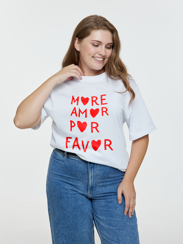 Футболка оверсайз more amor